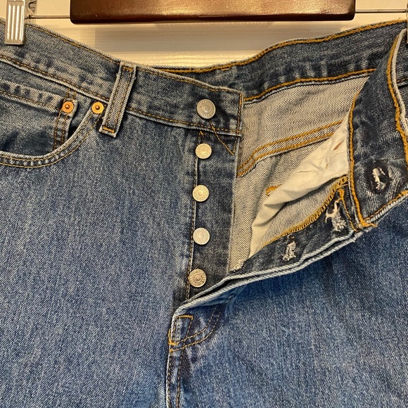 Men’s Levi’s 501 Button Fly Denim Jeans Size 32 waist 30 Length - Picture 2 of 10